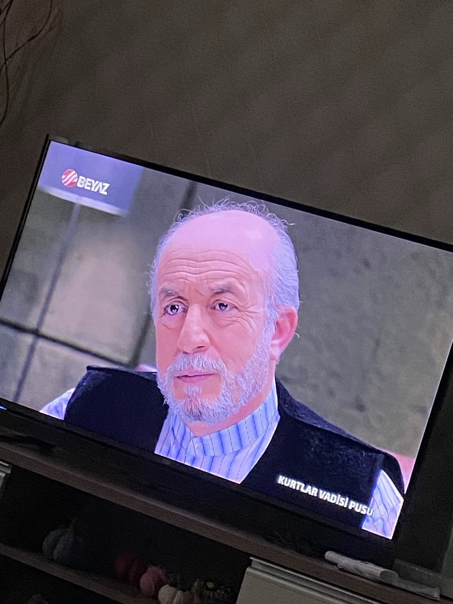 Düşünsenize bu dizi ilk çıktığı zaman tv karşısın da izliyorsunuz ve ömer baba sahnelerini geçemiyorsunuz yemin ederim çıldırırdım