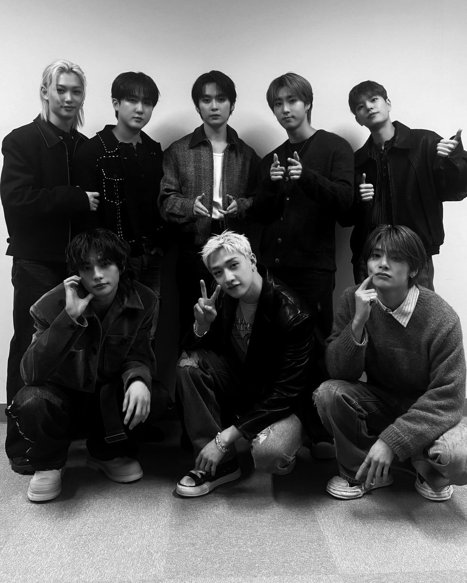 Hyunjinr's tweet image. STAYもスキズも、元気な姿でまた会いましょうね. 🤝🏻