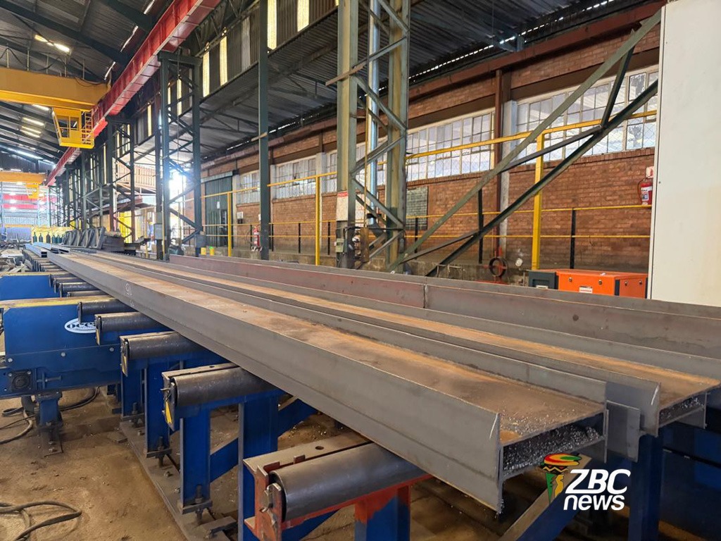 ZBCNewsonline's tweet image. BULAWAYO’s manufacturing sector is recording renewed growth as Government policy support and industrial incentives begin to lift production capacity, safeguard local manufacturers and stimulate job creation.

zbcnews.co.zw/government-int…