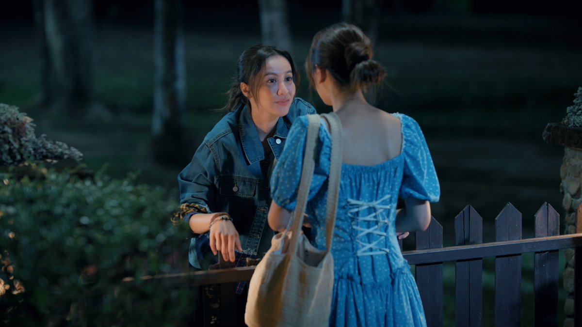 THE FIRE Q16 SHOOTING
#โซ่รักอัคนีคิว16

มาส่งสาวกลับถึงบ้านอย่างปลอดภัยก็ดีแล้ว ยังจะมาทำหน้าทำตาหลีสาวใส่ยัยน้องอีก เรานี่มันน่าหยิกดีจริงๆ

//แต่ทำอีกนะคะ เดี๋ยวเจ๊หยิกเนื้อตัวเองแทนค่ะ