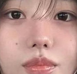 Sol02111's tweet image. 誰の服ですか？ 🦆