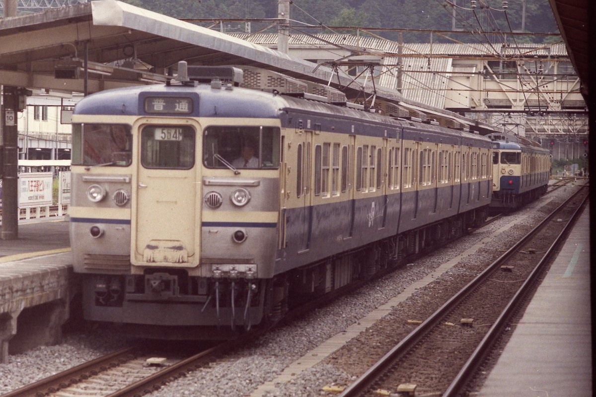 ステンレスに横須賀色と言えば、1993-94年、115系0番代の前面強化で鉄