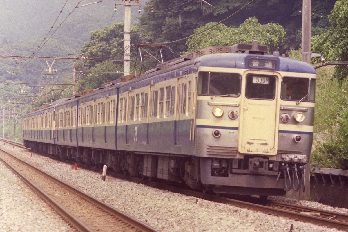 ステンレスに横須賀色と言えば、1993-94年、115系0番代の前面強化で鉄