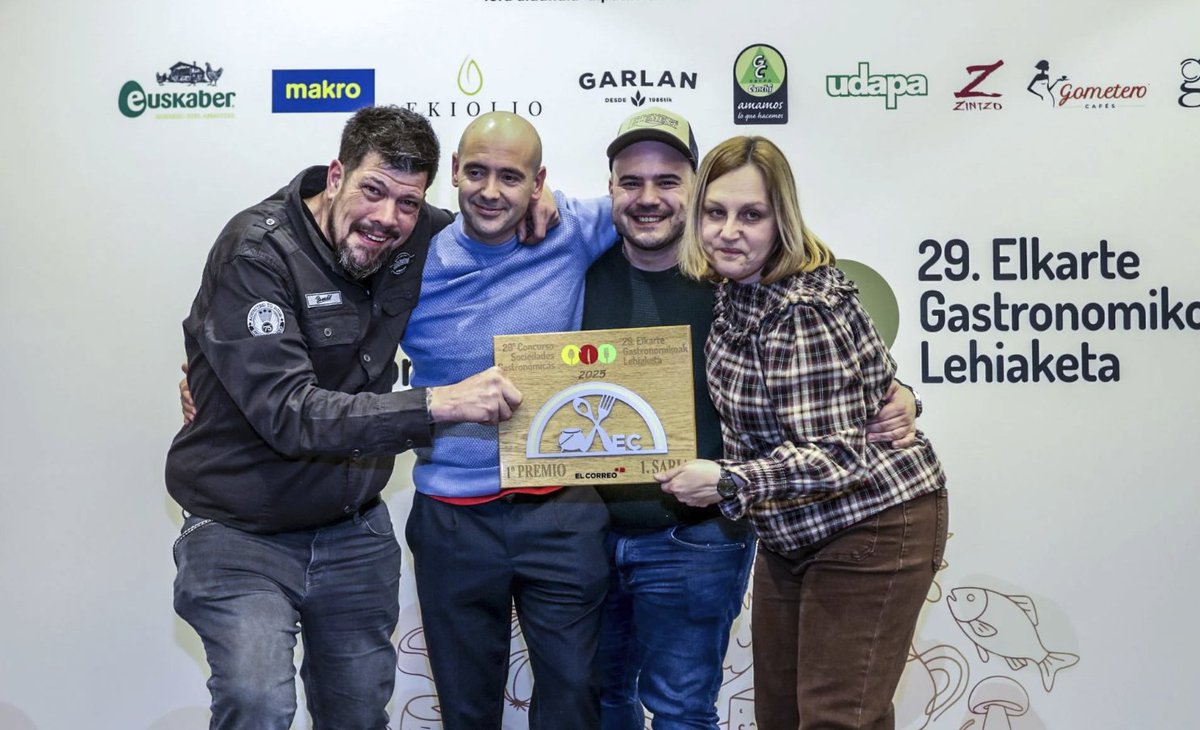 BodegasZintzo's tweet photo. ¡Y así se cerró el XXIX Concurso de Sociedades Gastronómicas de Álava! 👏 Desde #BodegasZintzo ha sido un verdadero placer acompañar cada plato y brindar por cada uno de ellos.
¡Zorionak Burduntzi, merecidos ganadores! 🏆🍷

#XXIXcertamendesociedadesgastronomicasdealava #zintzo https://t.co/YWhiAKBOPP