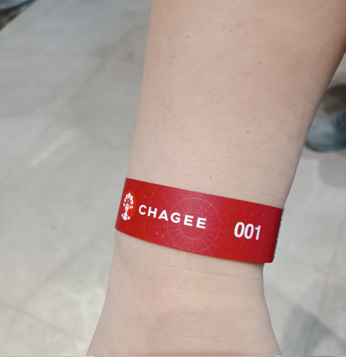 จาก Top spender #1 นะคะ
133 แก้วที่ซื้อไป ไม่มีประโยชน์เลย 
ในอนาคตหากแบรนด์จัดหา Top spender อีก อยากบอกว่า "เก็บเงินไว้ค่ะ รอไปแฟนมีต คอนเสิร์ต หรือกิจกรรมปกติดีกว่า ไม่คุ้มค่าเงินที่เสียไปแน่นอน" ค่ะ  #chageeth