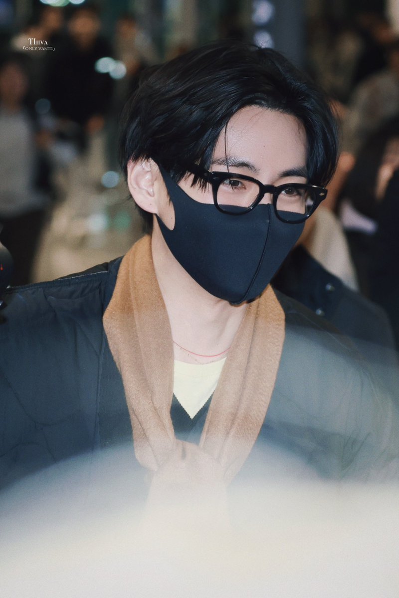 thyngfr's tweet image. maskerpun tidak bisa menutupi ketampananmu senggg😭🙏🏻

#minat