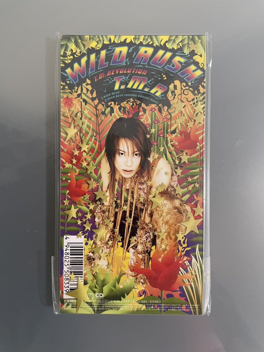 hanimage58's tweet photo. 1999年2月3日にT.M.Revolutionの「WILD RUSH」が発売されて27周年。作詞:井上秋緒さん、作曲:浅倉大介さんによる作品です。ご本人も出演された資生堂「ティセラ ジャングルジャングル」のCMソングに起用されました。ジャングルで弾ける西川さんがとても可愛らしいPVです。
#TMRevolution
#WILDRUSH https://t.co/SmpZil5HGA
