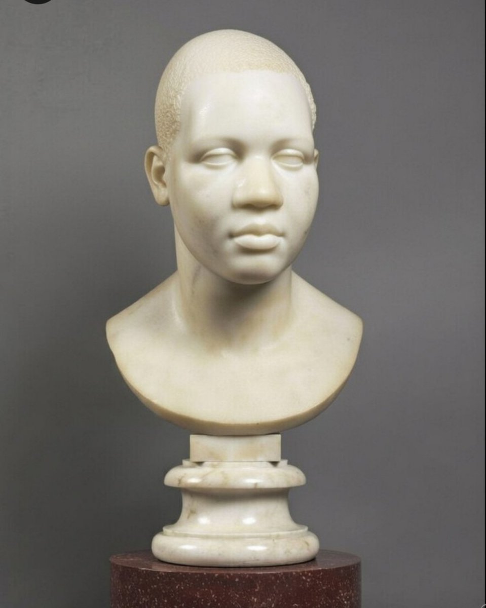 Update this Helen of Troy statue for modern audiences.