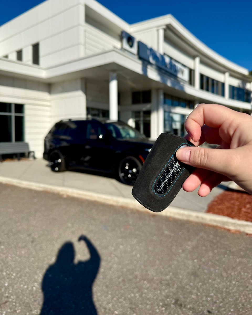 Shadow spotted...6 more weeks of hot car deals 😉🔑

Happy Groundshog Day!