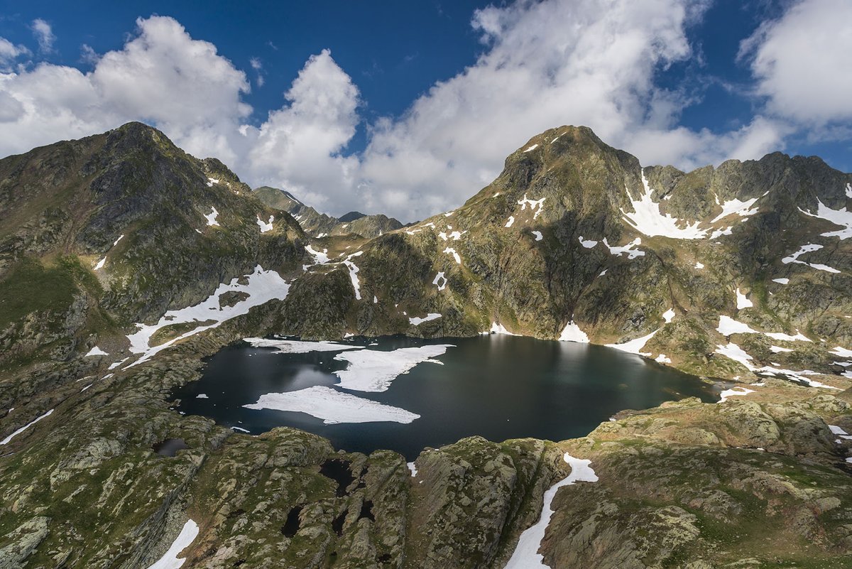 pnaltpirineu's tweet image. 💧🌍 Dia Mundial de les Zones Humides
Al Parc Natural de l’Alt Pirineu celebrem aquests ecosistemes clau: regulen l’aigua, emmagatzemen carboni i donen refugi a una #biodiversitat única.
Protegir-les és protegir la vida. Respectem-les! 💙
#ZonesHumides #PNAltPirineu