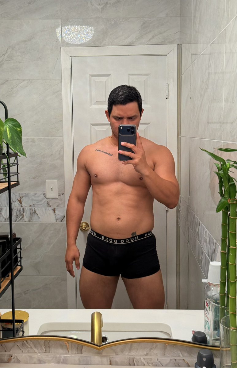 josecelism's tweet image. Happy Monday people ☀️☀️ Chudai #retwit