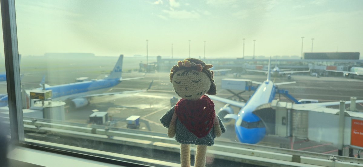 Lukeirin's tweet image. Voici le thread d'une poupée au Japon. Cette petite poupée ne peut pas marcher donc je l'accompagne à sa guise.

Genève -&amp;gt; Amsterdam -&amp;gt; Tokyo