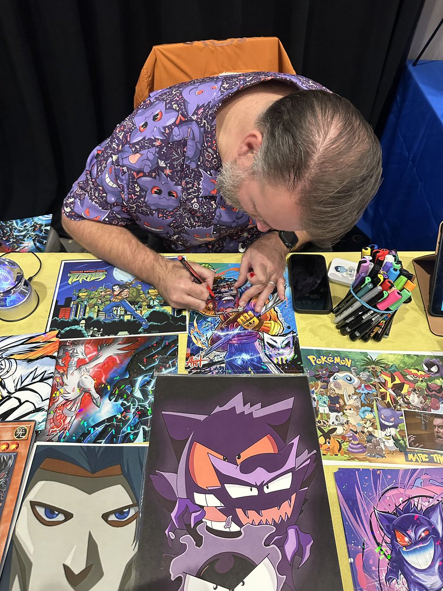 ZaidKirdsey's tweet photo. Went to a show this weekend &amp; got this Gengar card signed by the voice actor 😎 https://t.co/KCQH5nyL2y