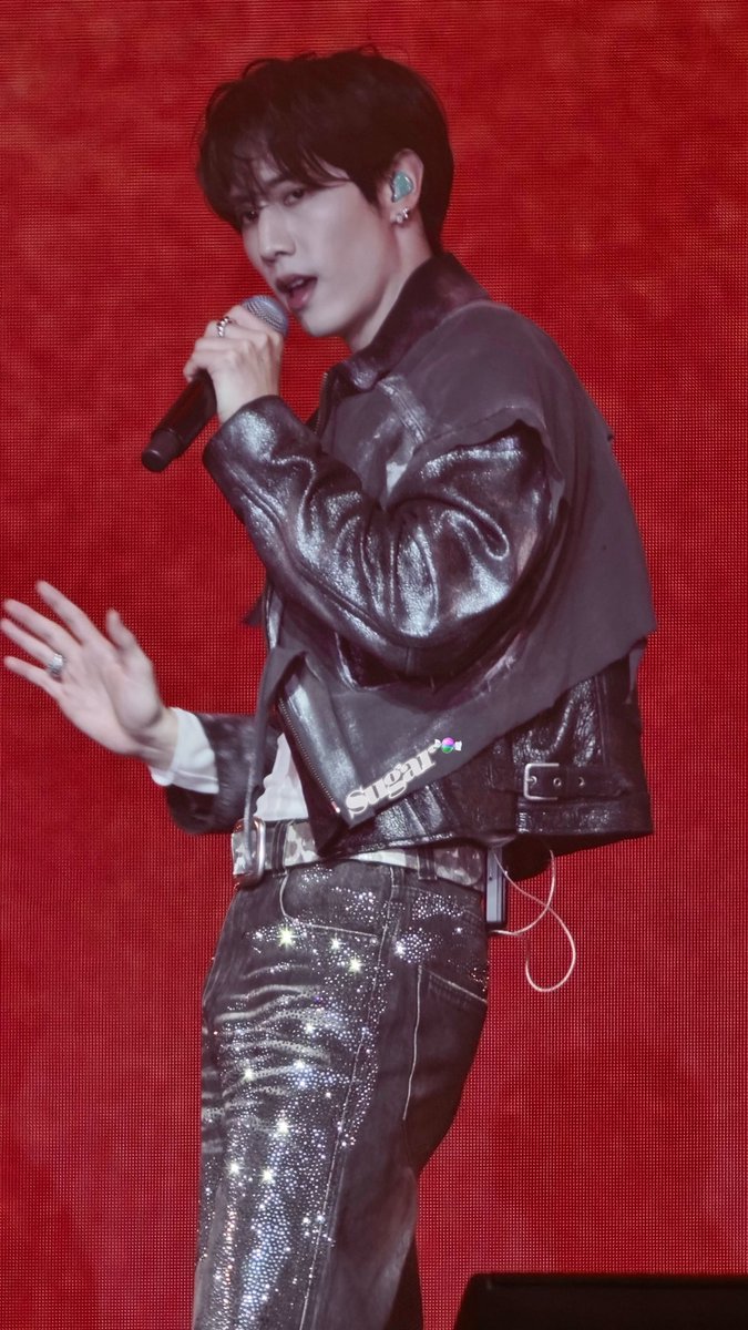 Tings_VL's tweet photo. My cool guy😎

#MarkTuanTheShapeOfYou_Shenzhen 
#MarkTuan_Silhouette #段宜恩 
#MARK段宜恩 https://t.co/inOYjfHqYY