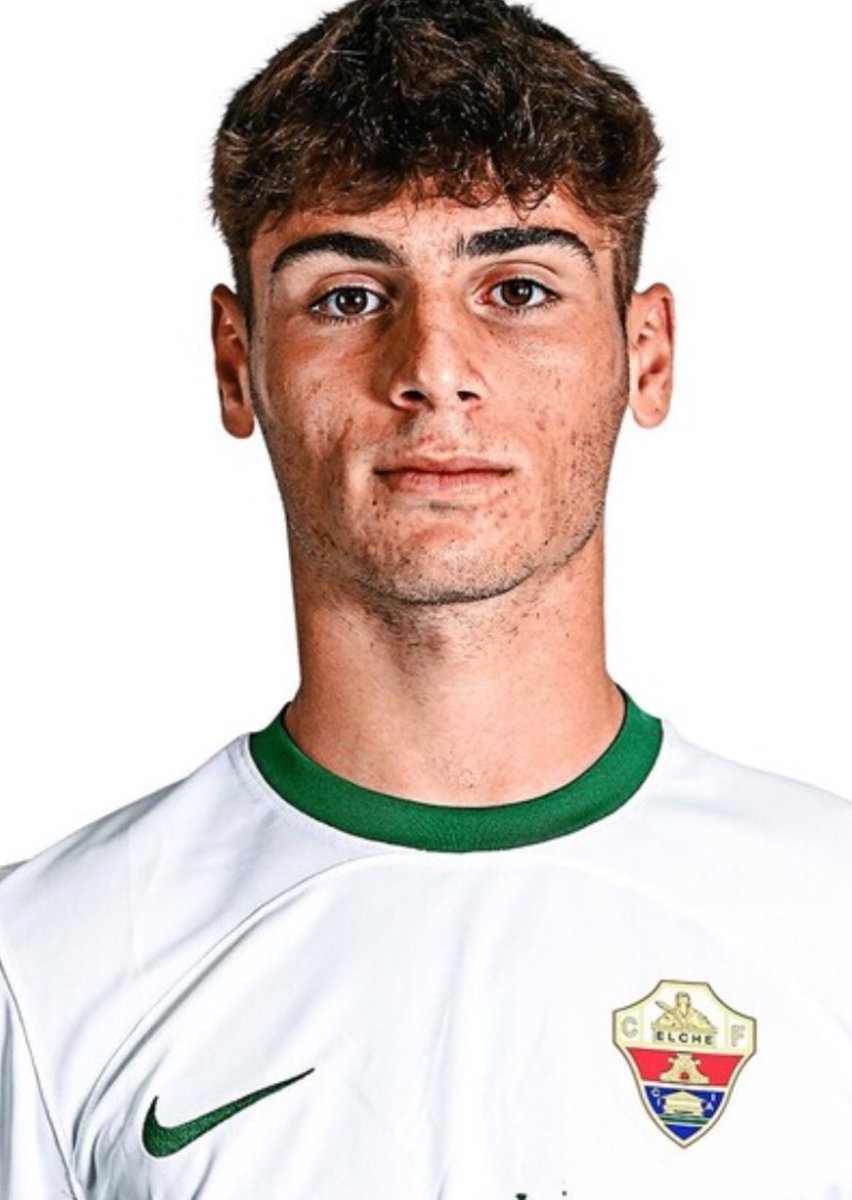 newelche's tweet photo. 🚨🚨EXCLUSIVA NEW ELCHE | 16:08

El Elche CF se remite a la cláusula de rescisión de 20M€ por Rodrigo Mendoza. NO está dispuesto a negociar. Están llegando ofertas por él pero no se aceptará ninguna. O cláusula o nada. 💣💣💣 https://t.co/wryOZbMstg