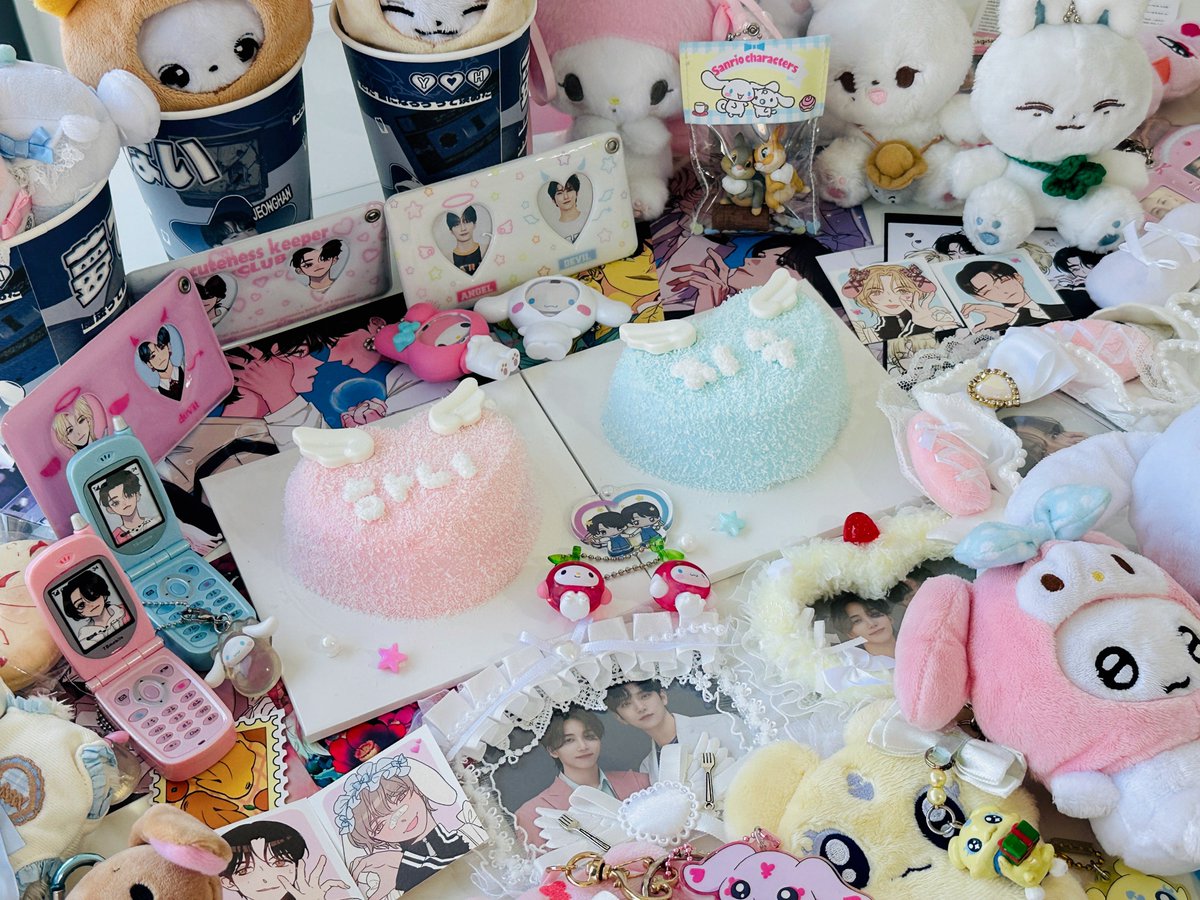 오늘은 나의 아기토끼부부 하니지수의날 
윤홍의 날이에요🩷🩵🩷🩵
영원히사랑해. . .