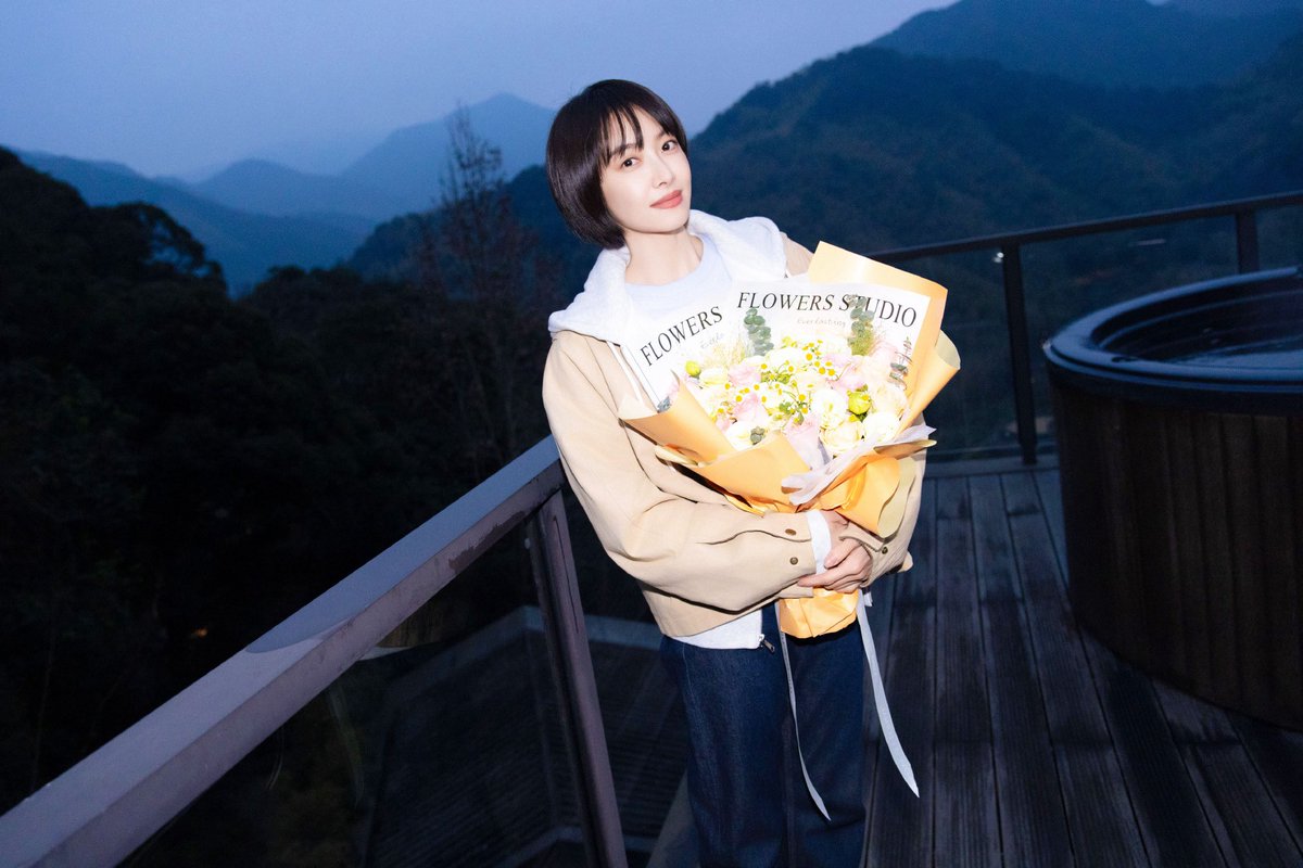 songqianarchive's tweet image. 📆 260202 #SongQian’s Studio weibo update 

#WildBloom #狂花 wrap up filming 

🔗 m.weibo.cn/detail/5261890…
#victoriasong #宋茜