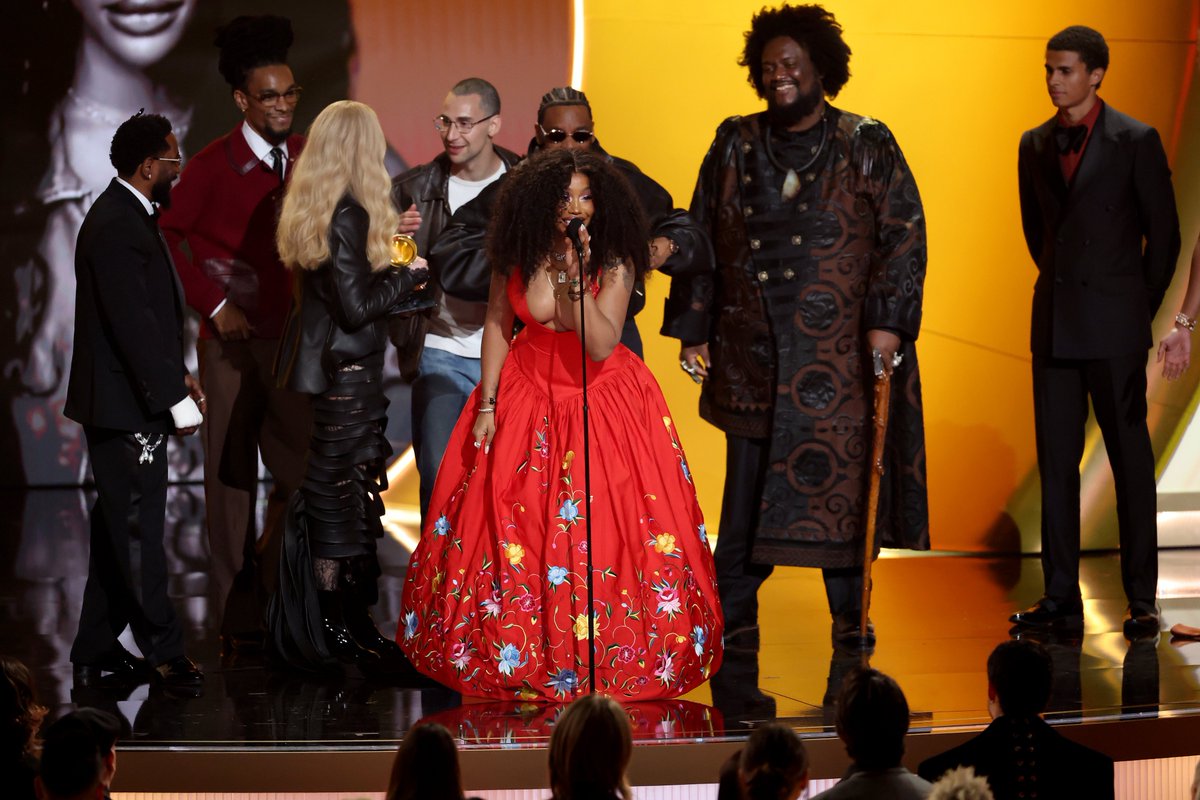 Nadia24x71's tweet photo. "luther" is your Record Of The Year! 🏆 Congrats to
@kendricklamar
&amp;
@SZA
(and Luther Vandross!)  📷 2026 #GRAMMYs2026 https://t.co/Vg8GbpejPX