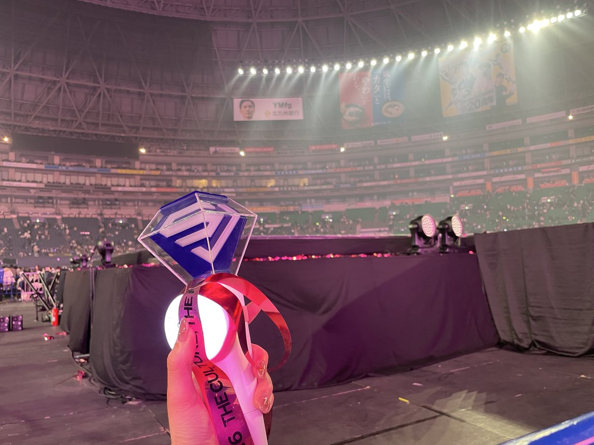 ykrppid7's tweet photo. チャニョル、チソン、ジェノと🫶🏻できて神席すぎた…
シンドン、リョウク、チョウミにはボード見てリアクションもらえた〜🥹💖
ヒチョルは全然こっちを見なかったけど(🤣)
こちらからはよく見えたから十分！
結論センステ階段横は目が足りない
ここに書く字数も足りない
#SMTOWN_LIVE_FUKUOKA https://t.co/iKwCoVQ4nd