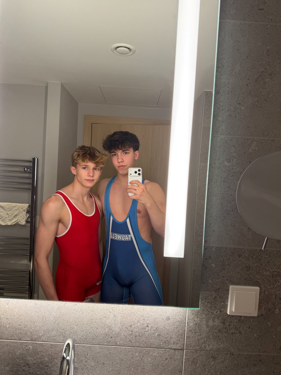 Leonardotwinkx's tweet photo. RT to wrestle @aiden_twink and me 👀 https://t.co/IC5v3b6imp