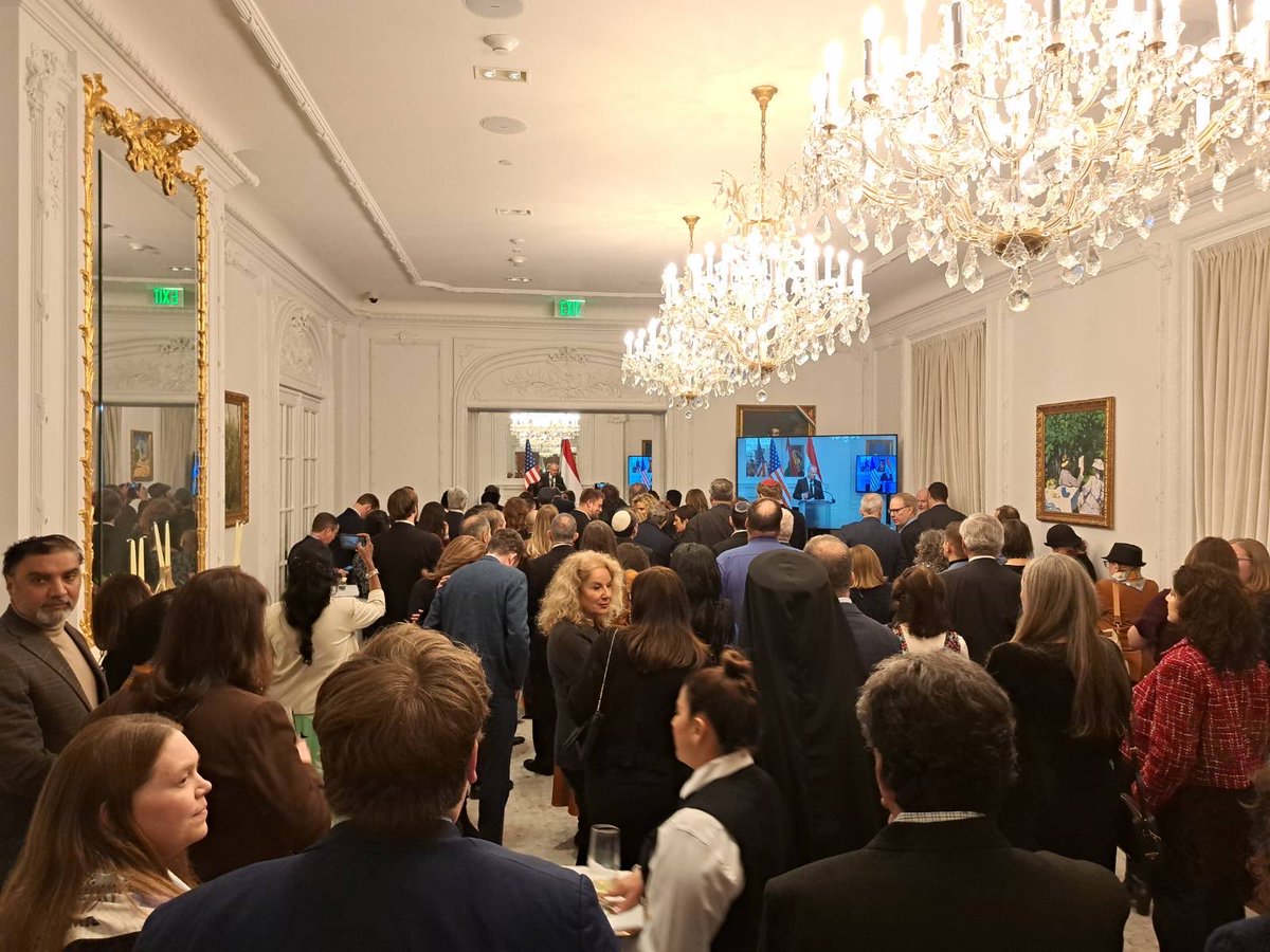 Tristan Azbej ن tweet media