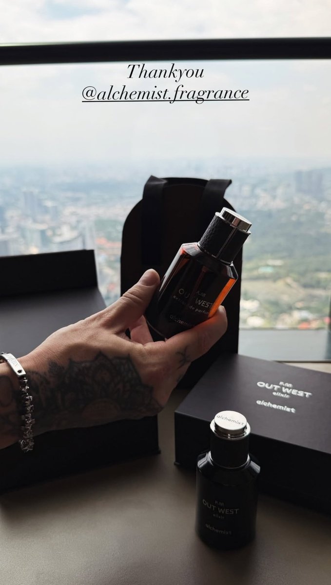 Historia de Ian en IG

#DPR #DreamPerfectRegime #DPRIan #DPRTeam #Dreamers #OutWest #AlchemistFragrance #DPRWeGangGang