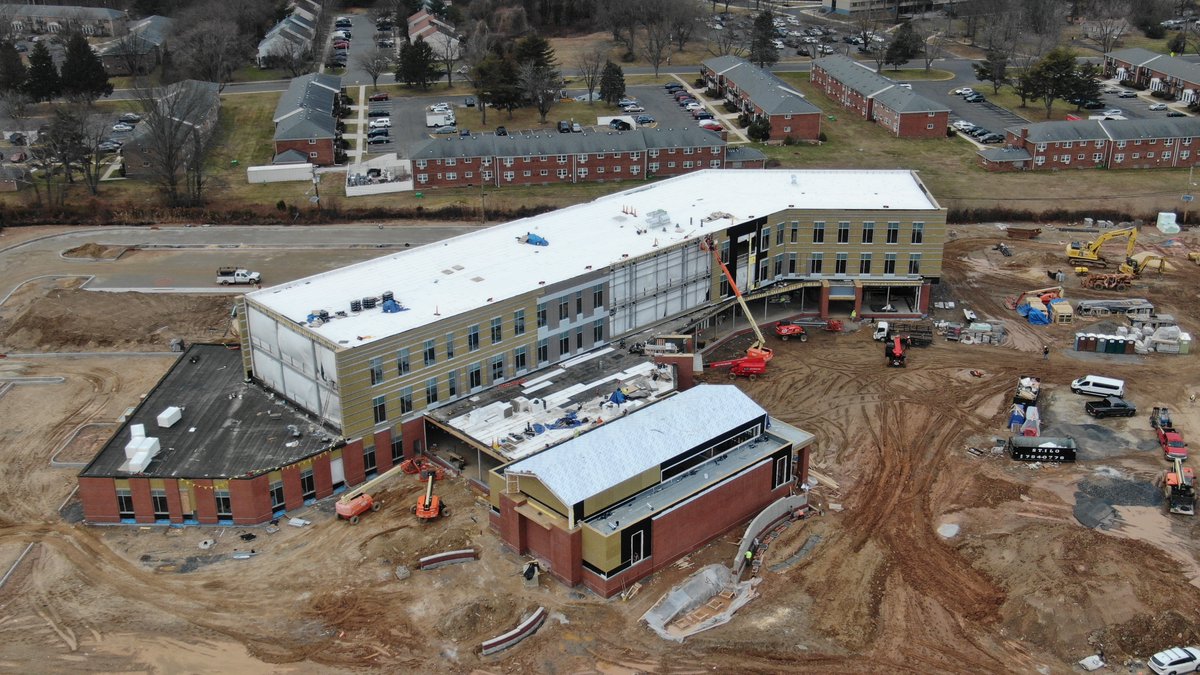 SpiezleArch's tweet image. Winter weather didn’t slow progress at the Hamilton Township Municipal Complex. Curtainwall glazing, exterior panels, and interior systems are all moving along—great to see thoughtful design taking shape on site. Looking forward to the next visit! #HamiltonTownship #SiteVisit