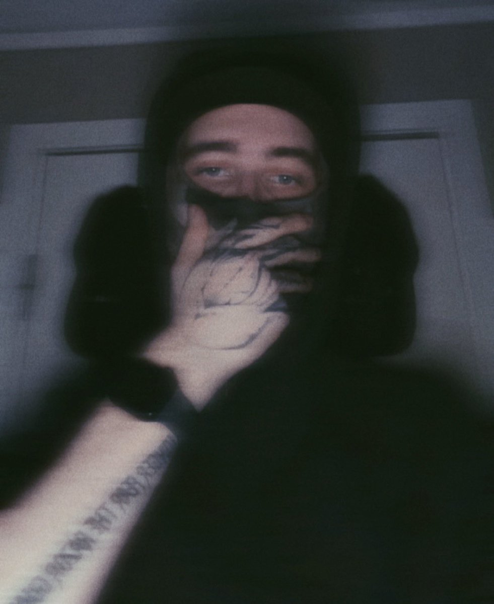 Swede2x's tweet image. looking for moots! &amp;lt;3   
- he/him, 22, eu
- cs2,valo,dbd,arc raiders
- joji,sb,peep,sleep token
- anime,horror,music
- always sleepy

- ♡ ノ ↻ to be moots (mdni)
#promotwt #moothunt #gamingtwt #anitwt