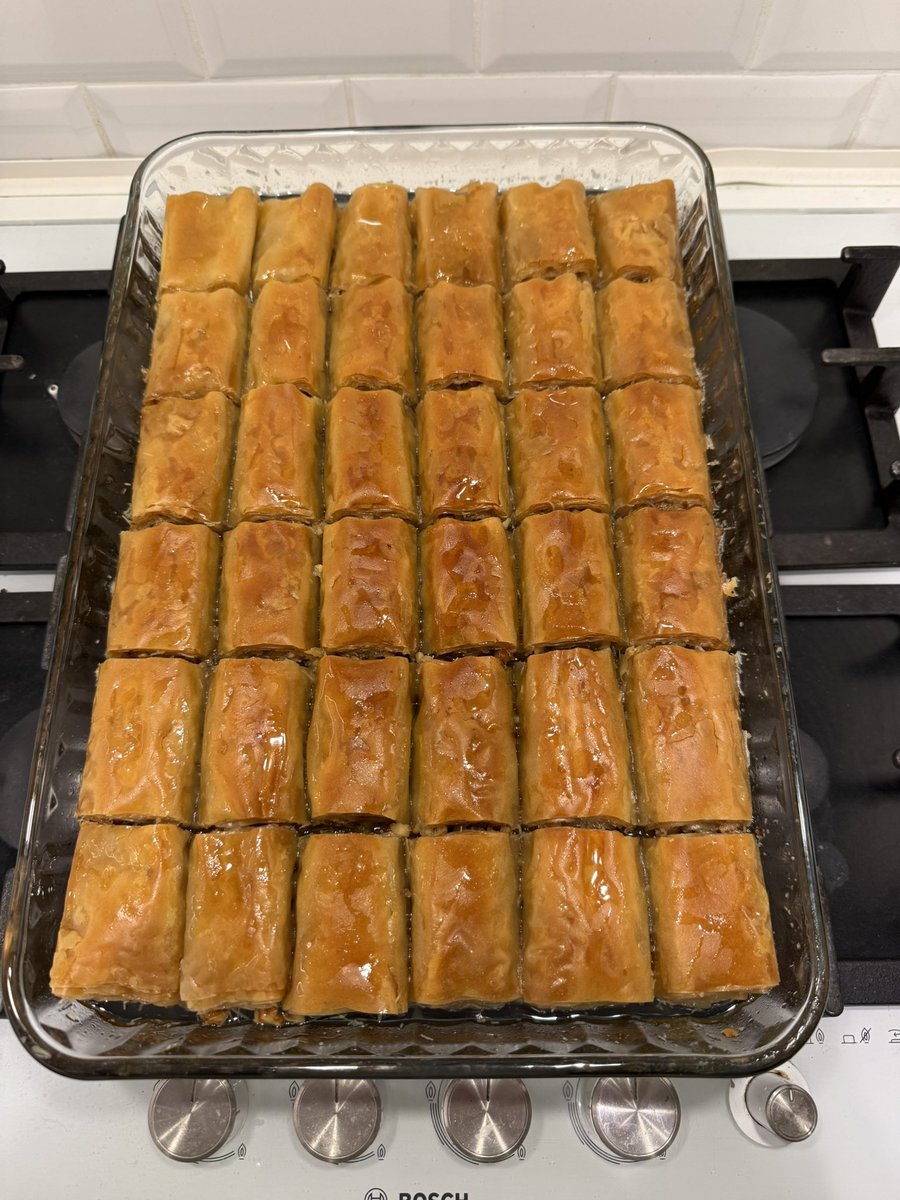 stara kad ti dodje u goste pa usput dofura 20ak tisuca kalorija. 🔥