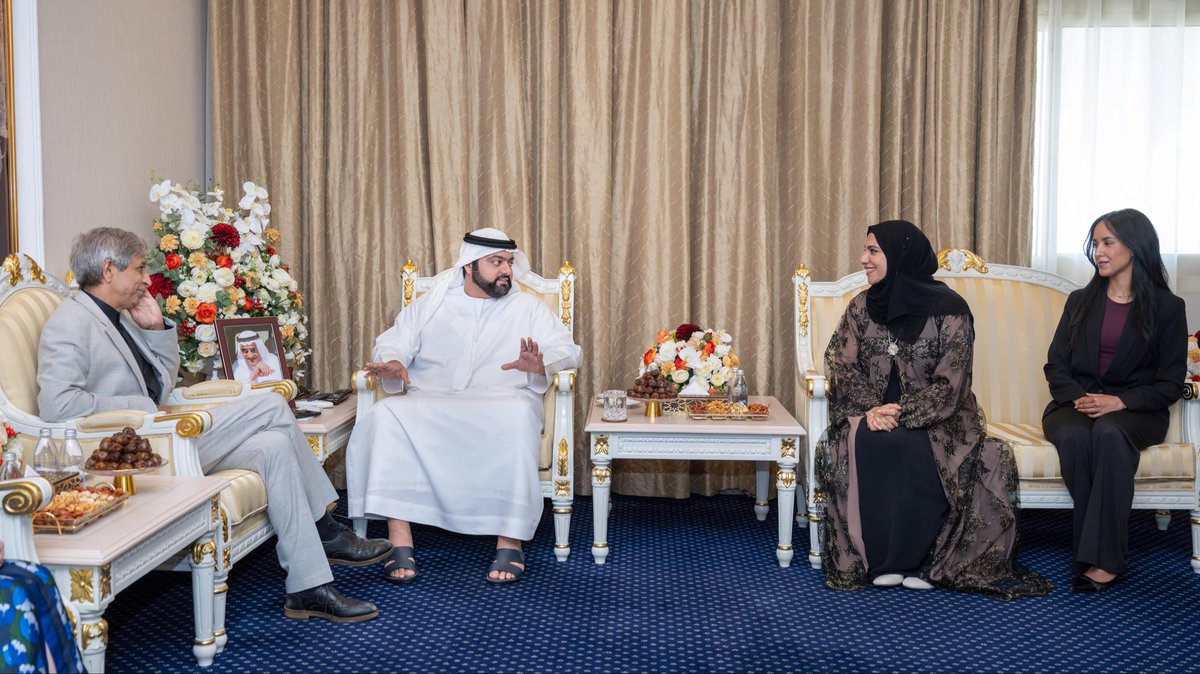 محمد الشرقي يشهد توقيع مذكرة تفاهم بين "مدرسة الخط والزخرفة" و "كلية الدراسات الشرقية والإفريقية بجامعة لندن"  لإطلاق برنامج فنون المخطوط في الفجيرة

#محمد_بن_حمد_الشرقي 
#الفجيرة