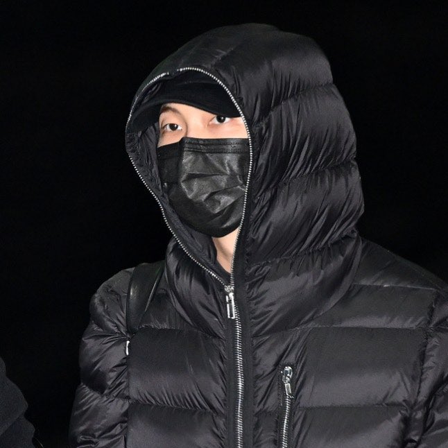 EB0YRM's tweet image. HAVE A SAFE FLIGHT NAMJOON