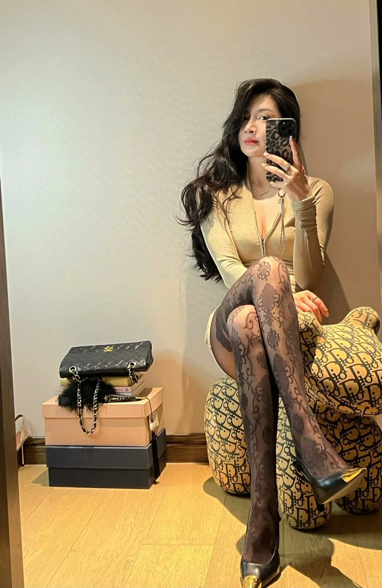 AV严选 tweet media