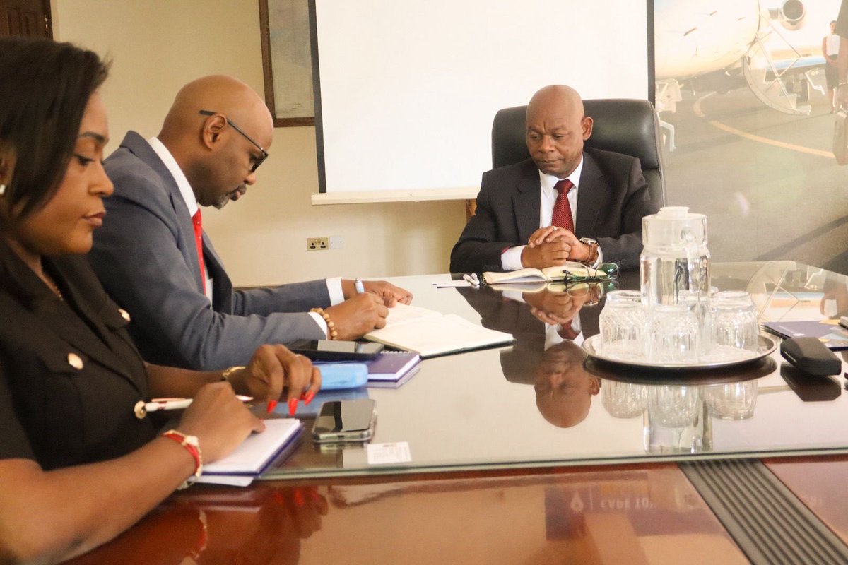 ShelterAfrique's tweet image. #ShafDB met Mr. Ernest Kgopa, Deputy High Commissioner &amp;amp; Chargé d’Affaires, at the South African High Commission in Kenya. Also present was Ms. Lwazi Mofokenge (UNON, UNEP &amp;amp; UN-Habitat). Talks focused on housing &amp;amp; urban development partnerships in Africa.
#StrategicPartnerships