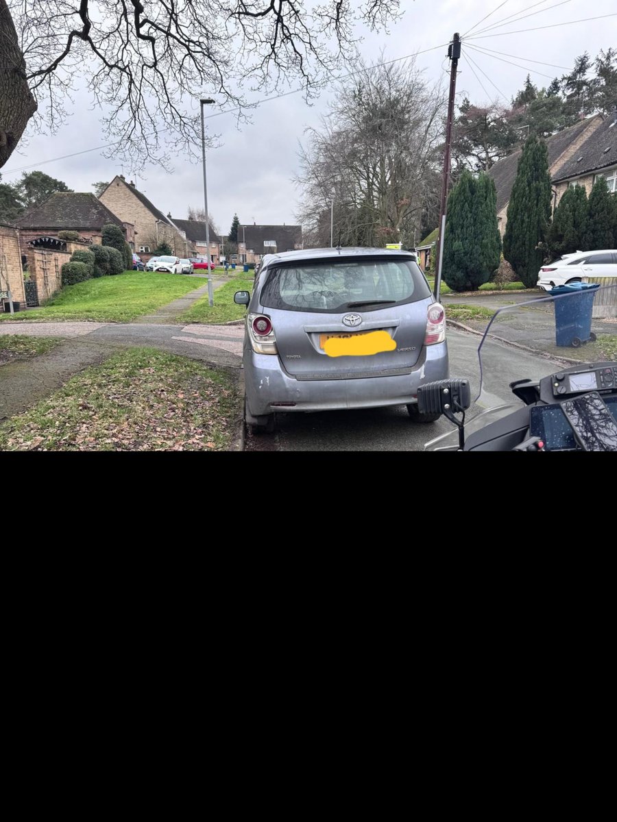 StaffsRoadHarm's tweet image. Checksite in #Stone this morning. 3 overweight vehicles. 4 uninsured and seized. 2 x Defective tyres. 2 x No driving licence. 3 x Mobile phones. 2 x No seatbelts. 2 x Insecure loads. These all share the roads with you and need dealing with to make them safer. #oplightning #fatal4