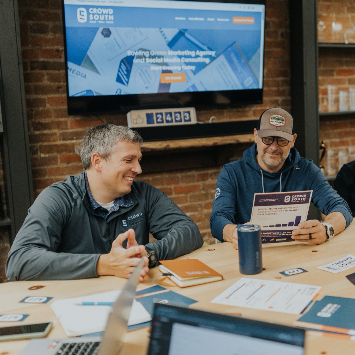 Marketing doesn't have to be complicated! If you're looking for clarity and support, we're here. 

Let's talk: bit.ly/3JeeB5A