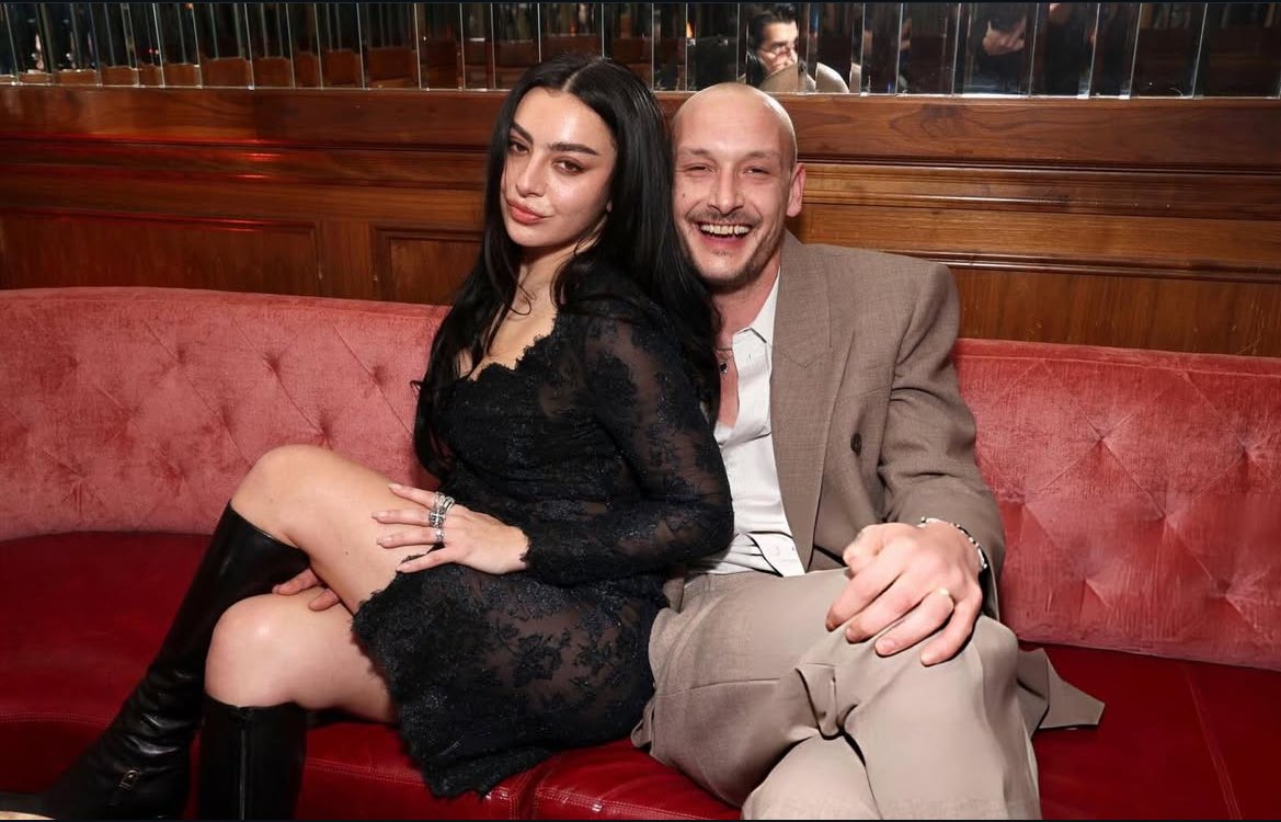 hes so happy he married a bad bitch