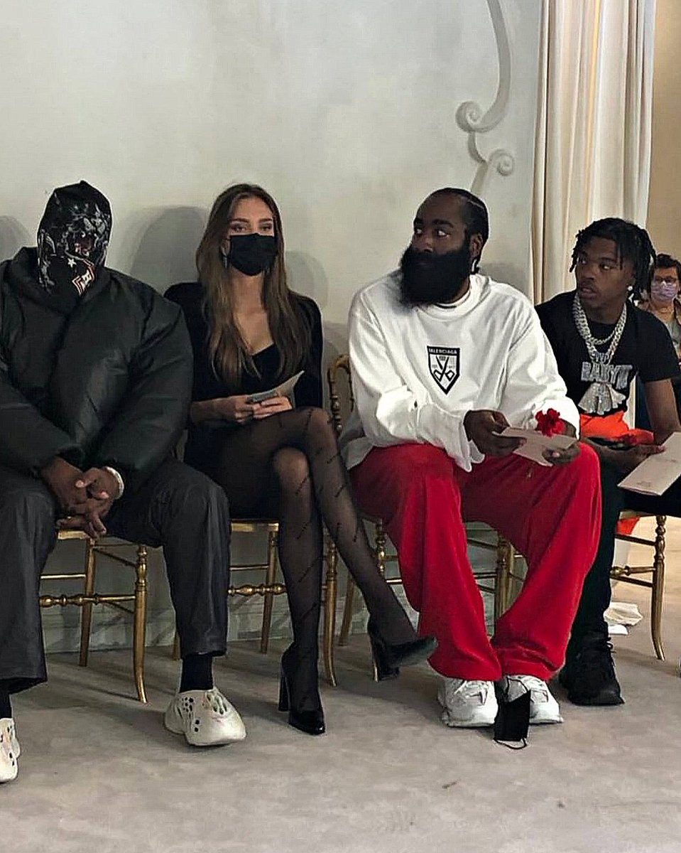 Jabz_CFC's tweet image. Lil Baby and James Harden looking at Kanye got me crying.
