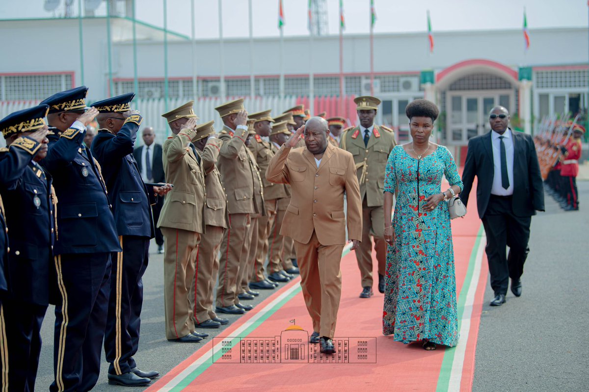 NtareHouse's tweet photo. En images, le départ du Couple Présidentiel #Burundi -ais pour le #WGS2026 https://t.co/tfhkAuN0kE