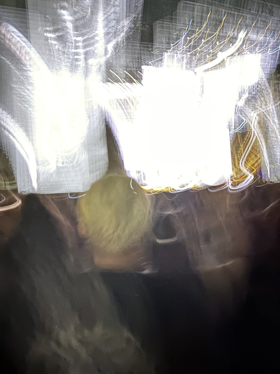 por qué no subiste fotos del concierto?
las fotos que saqué: