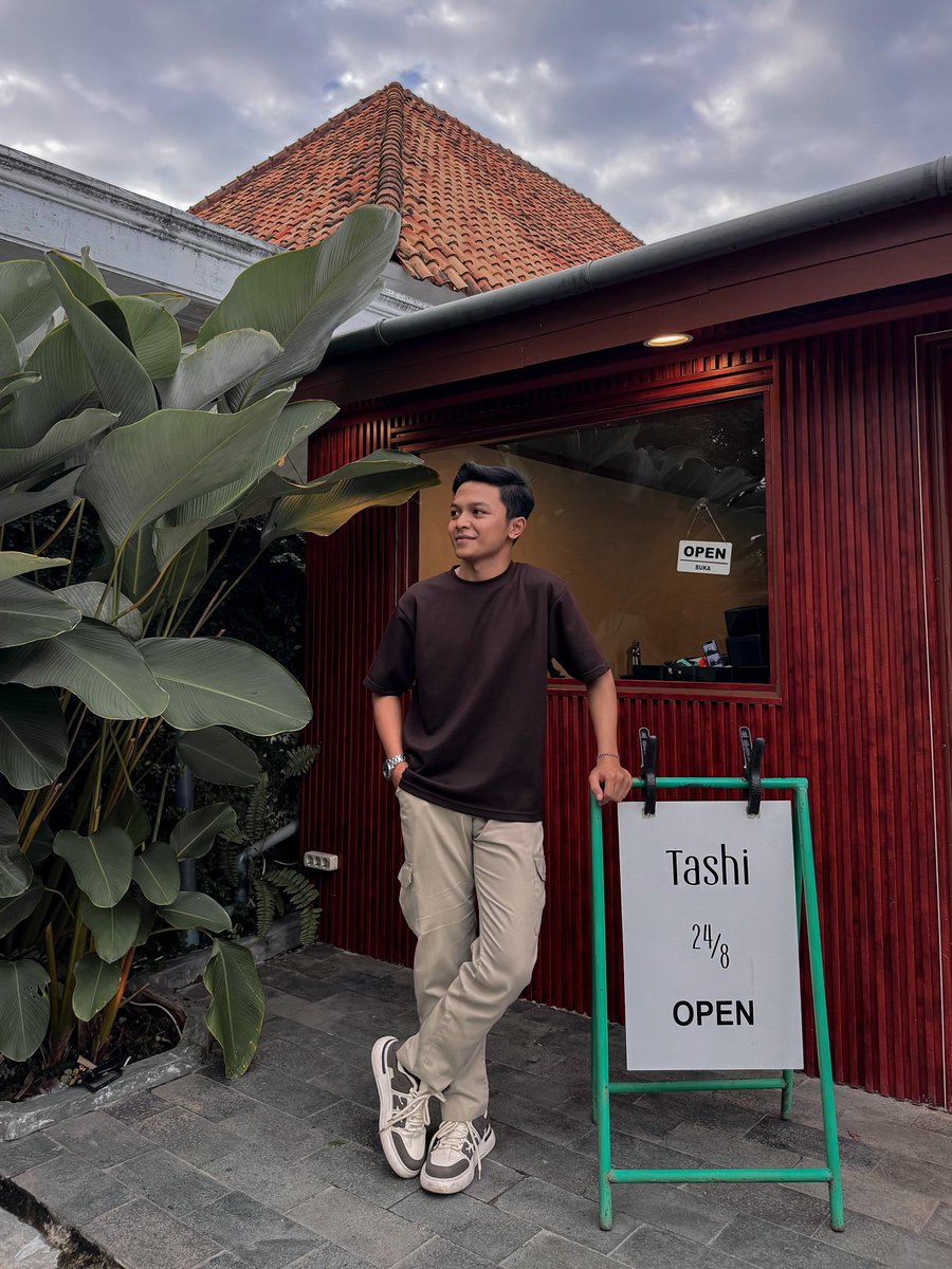 ppadianaa's tweet photo. kalo udah gakuat tolong lambaikan tangan ke kamera ya jal https://t.co/ZGPyzj5pQW