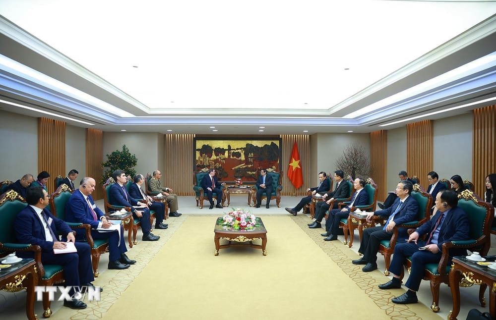 Fui recibido por el Primer Ministro de #Vietnam, compañero Pham Minh Chinh, a quien agradecí por este reencuentro.

Resaltamos los progresos en proyectos estratégicos en sectores como la agricultura, la energía y la producción de medicamentos, que forman parte de los consensos