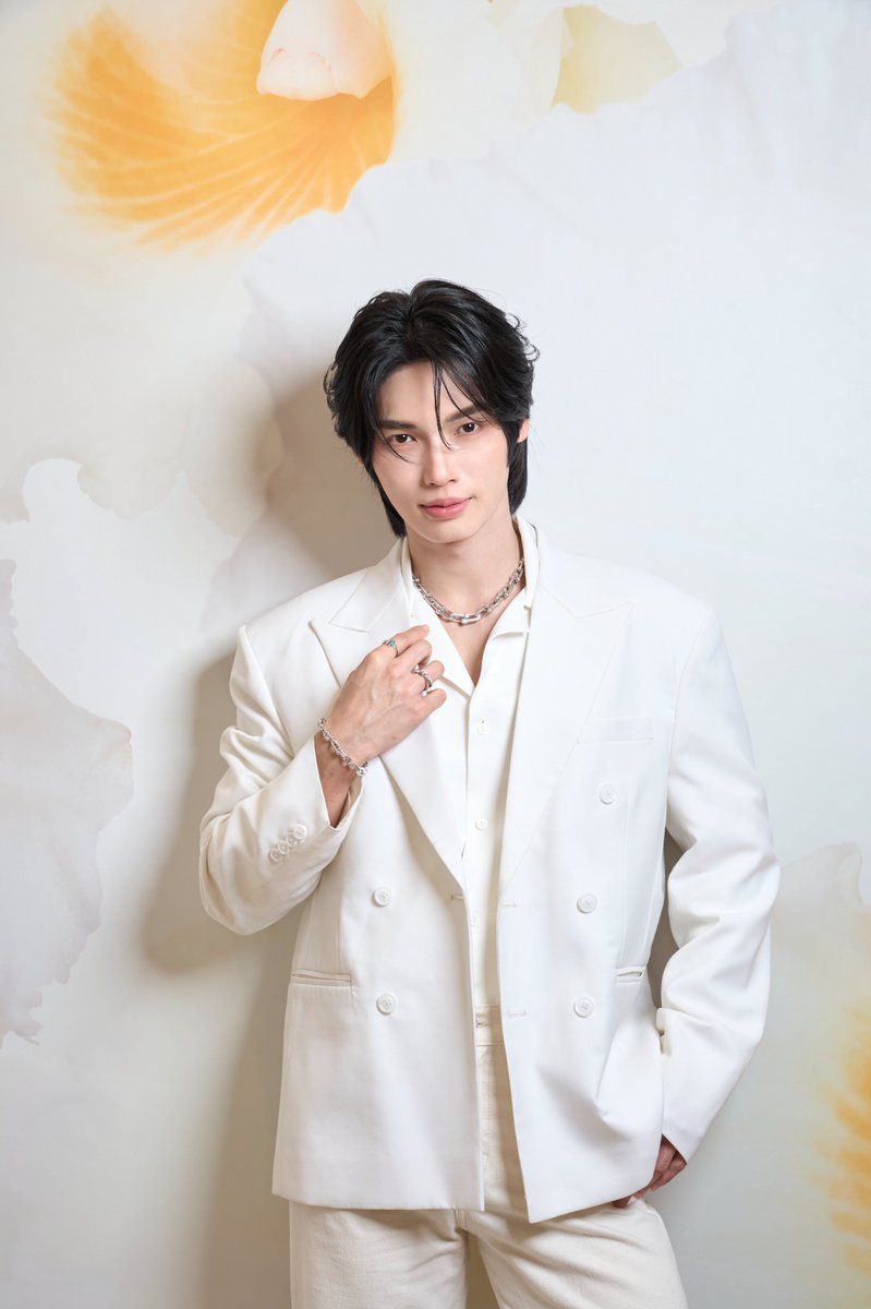 Tiffany &amp; Co. Unveils New Store in Phuket, Thailand 
#TiffanyAndCo 
#WinMetawin 
#TiffanyAndCoxWin 
#CentralPhuket 

Tiffany &amp; Co. announces the opening of its first store in Phuket, Thailand. Located in the heart of Central Phuket Floresta, the new location marks the House’s