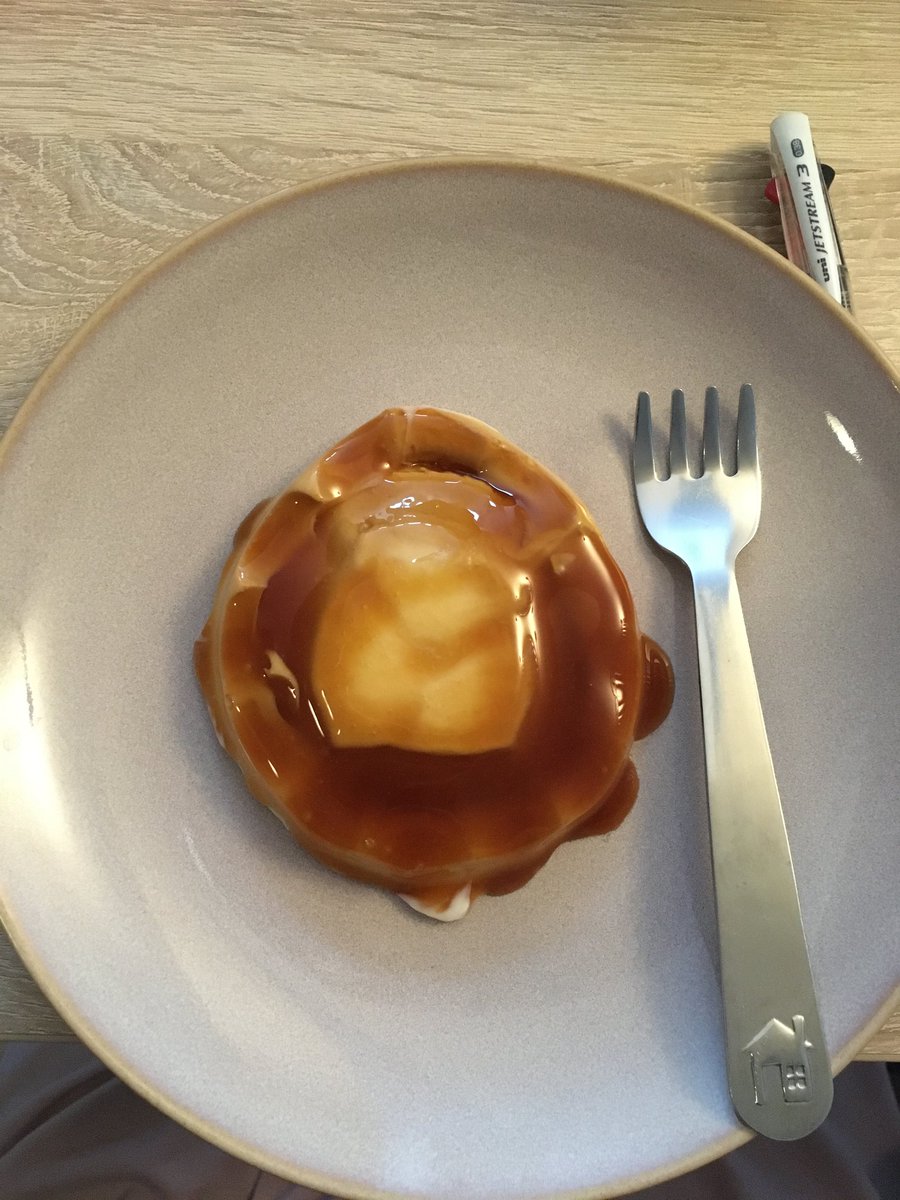 판나코타 샀는데 미친 개달아 김풍이만들었어이거미친 너무 달아
근데 맛있긴해..
근데 너무너무 달아;;;