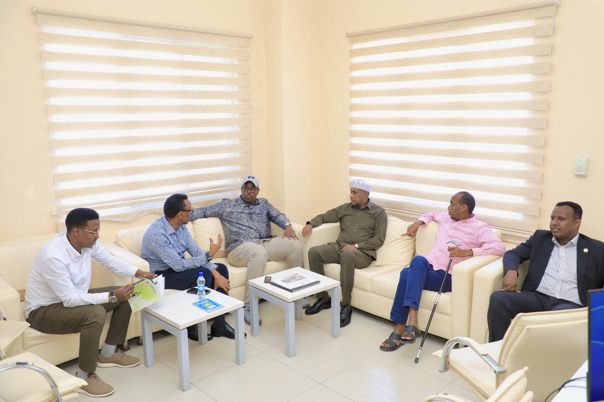 MohamedHRoble's tweet photo. 𝗕𝗜𝗦𝗠𝗜𝗟𝗟𝗔𝗛 
Today, I visited Yerdimeli Speciality Hospital to check on Member of Parliament Adar Hared Jabril, who sustained injuries after being assaulted by security forces deployed at the House of the People (Parliament).
This incident constitutes a clear violation of the law, parliamentary immunity, and the fundamental principles of state governance based on order, legality, and respect for constitutional institutions.
We unequivocally condemn the use of force and the suppression of political expression, and we reaffirm that we will never accept any breach of the law or any coercive attempt to impose constitutional amendments. May Allah grant the Honorable Member of Parliament a swift and full recovery.