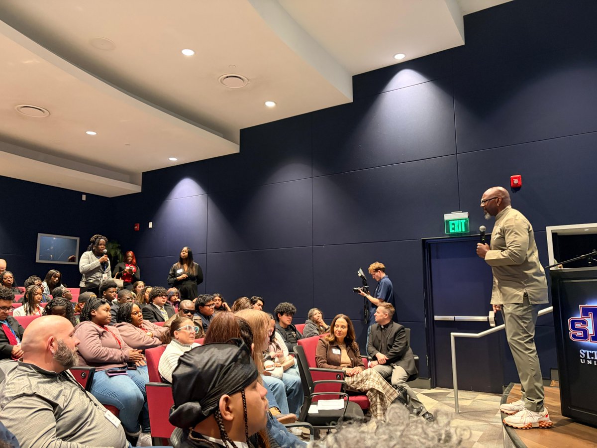 NAFMiami's tweet photo. Honored to attend the first-ever Young Chefs Culinary Leadership Invitational Summit at @StThomasUniv with keynote speaker Chef Richard Ingraham. Proud of our culinary students who joined and gained valuable insight to keep growing on their culinary pathway. #YourBestChoiceMDCPS https://t.co/4jFB4KNeZD