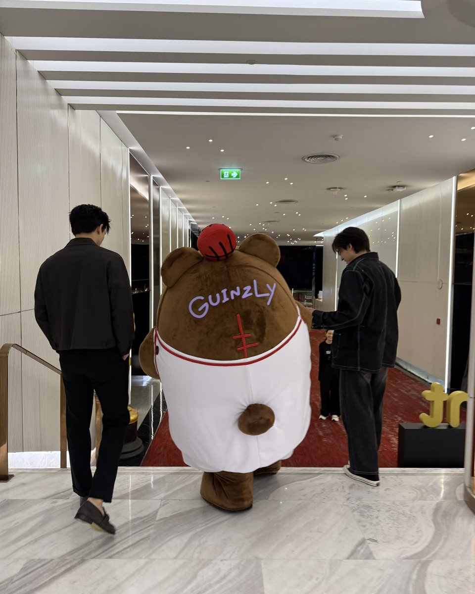 GUINZLY tweet media