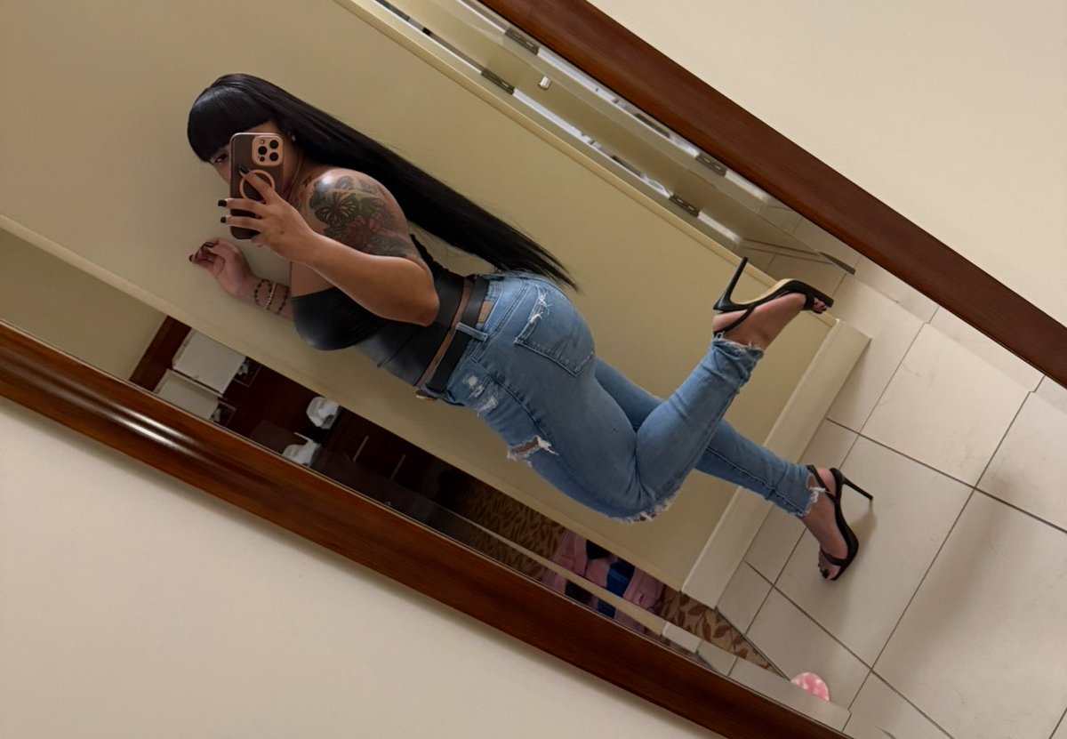 NYC_feet_queen's tweet photo. #nycfeet #feet #feetworshi̇p https://t.co/5I8fpl38zJ