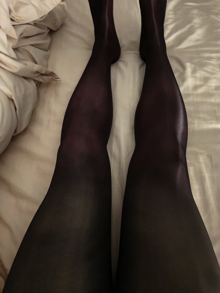 有一说一，小红娘的丝袜尺码都有点小