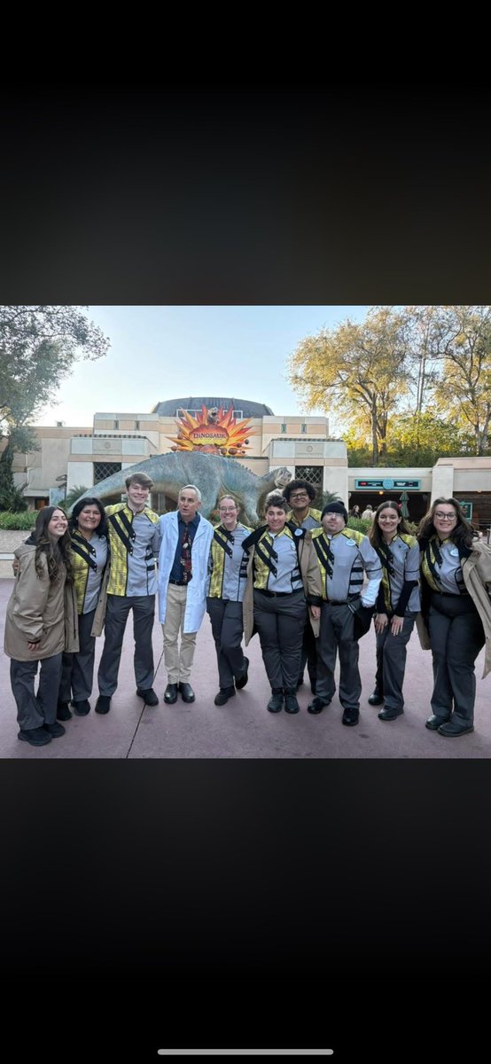 Kdodgers24's tweet image. This is amazing that Wallace Langham met the cast of dinosaur and dak today during the cast meetup. I'm so glad he was able to ride his attraction one last time in character and support the cast that made his attraction a success 
Credit rope drop humor facebook post by michael