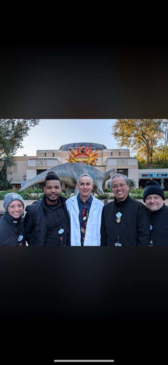 Kdodgers24's tweet image. This is amazing that Wallace Langham met the cast of dinosaur and dak today during the cast meetup. I'm so glad he was able to ride his attraction one last time in character and support the cast that made his attraction a success 
Credit rope drop humor facebook post by michael